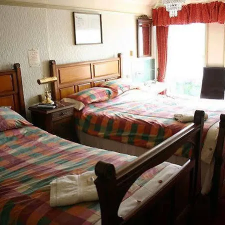 Avondale 3*